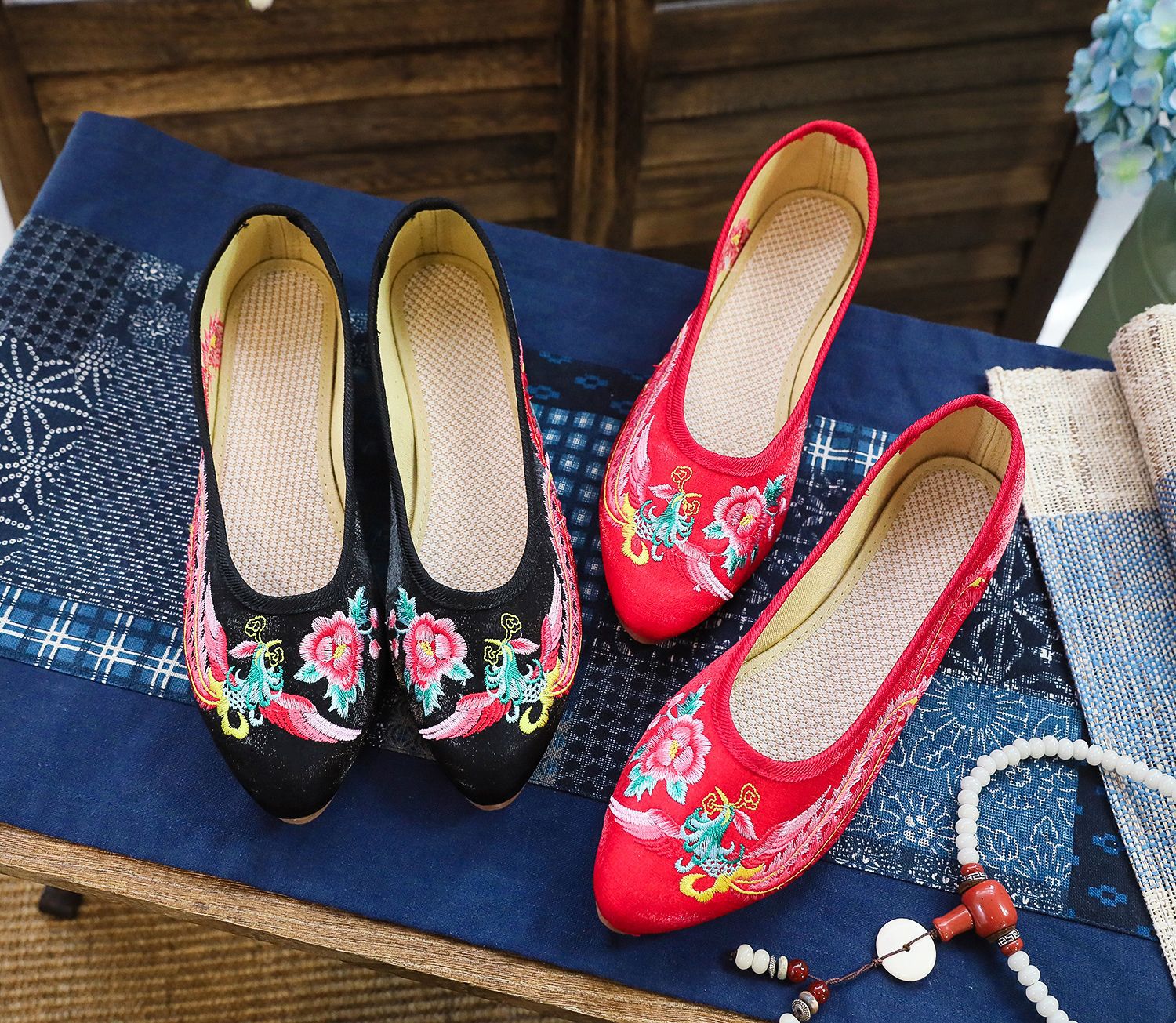 蝶舞挚爱端庄玉碎宫廷绣涟漪秀禾中国风旗袍茶服尖头绣花女单布鞋