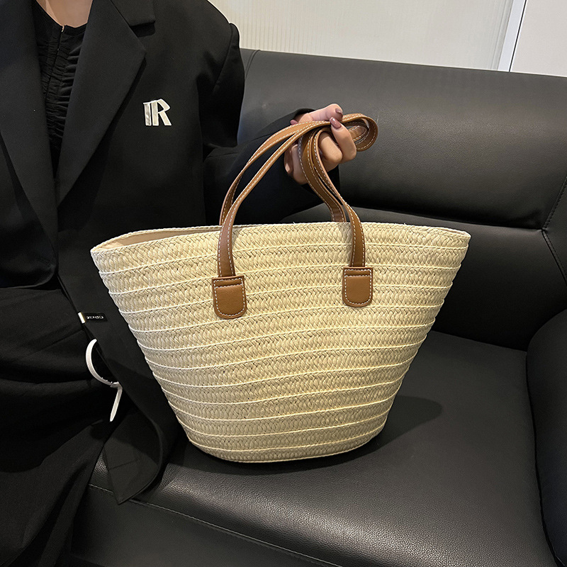 Simple Fashion Straw Bag Large Capacity New Holiday Beach Bag Straw Woven Bucket Bag Vegetable Basket Commuter Tote Bag