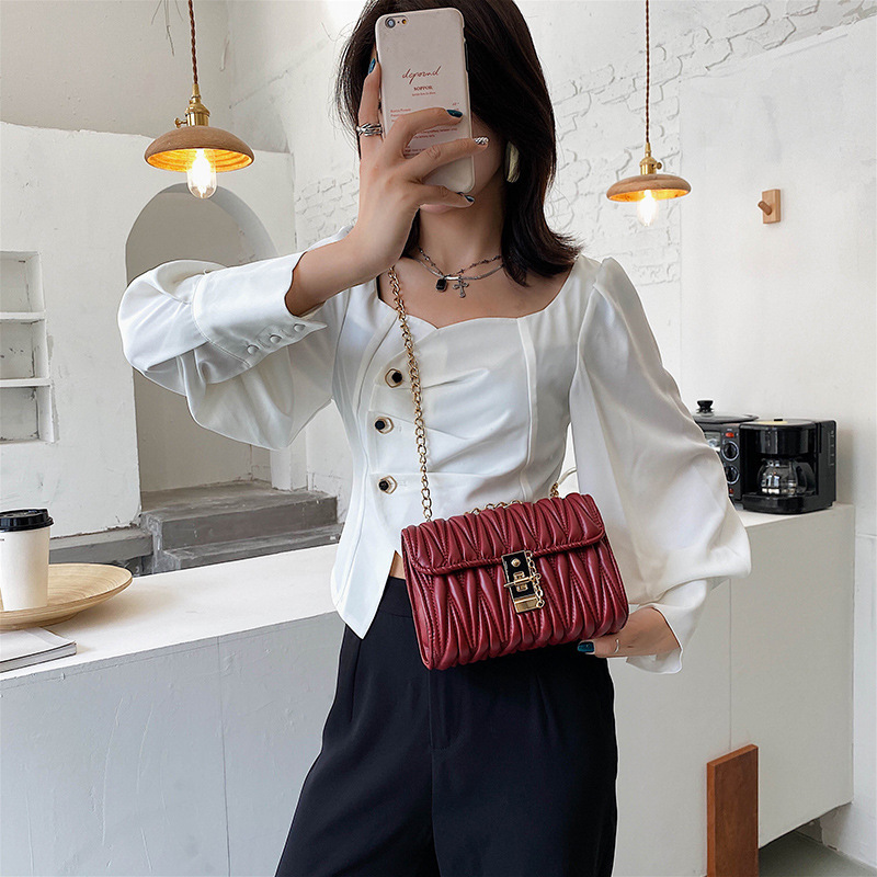 Summer Leisure Small Bag for Women 2023 New Korean Style Pleated Messenger Bag Trendy Textured Shoulder Chain Small Square Bag