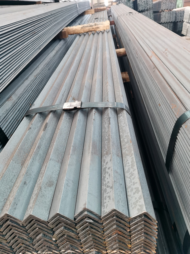 唐山角钢 电缆沟支架用输电塔避雷 工地预埋用镀锌角钢现货