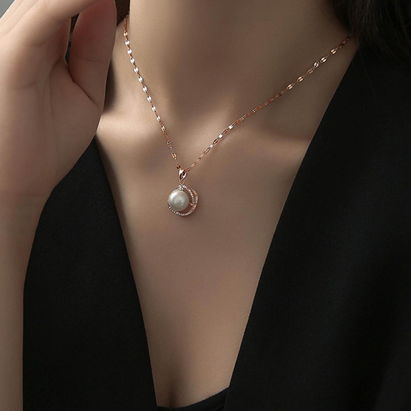 New Titanium Steel Clover Pearl Necklace Korean Style Internet Celebrity Jeweled Pendant Clavicle Chain Simple Women's Clover Necklace