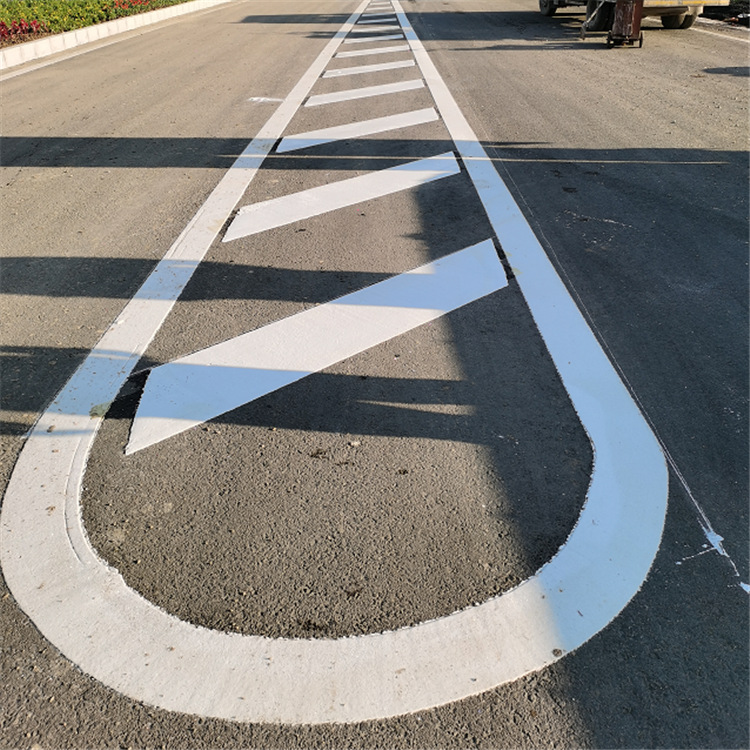 承接各种道路施工划线工程热熔普通震荡反光标线停车场划车位