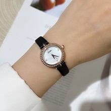 新款白色贝母面皮表带腕表女士手表时尚手表女气质小表盘