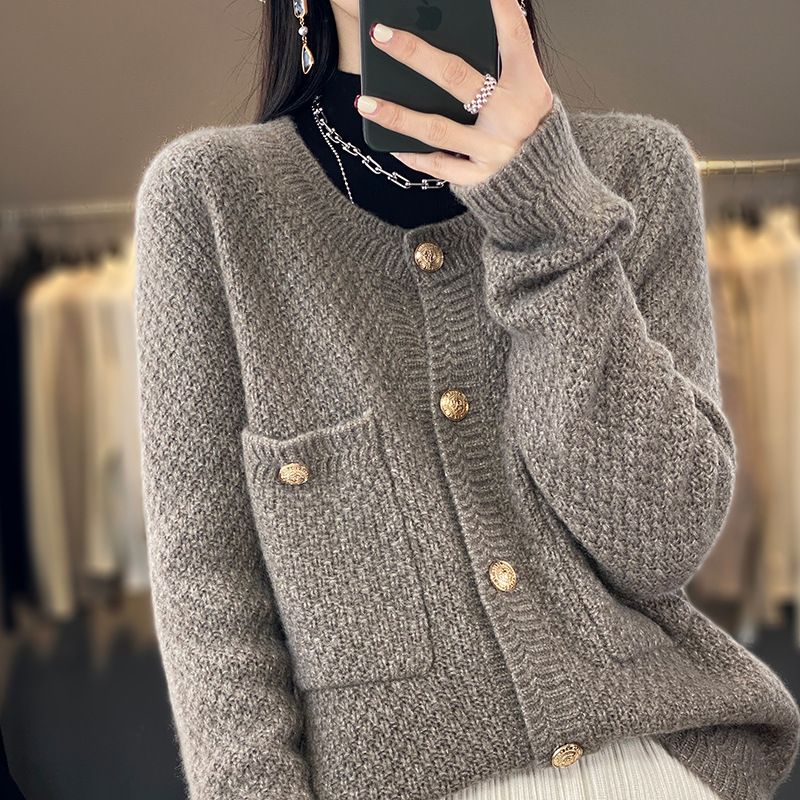 2023春秋新款小香风开衫女外搭毛衣宽松带棉羊绒毛针织外套批发