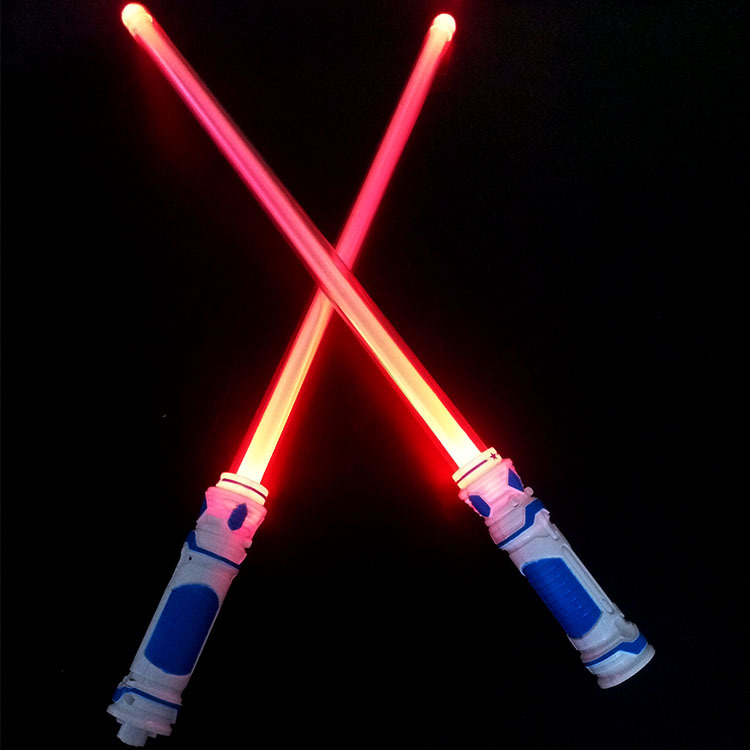 双头发光剑亚马逊热卖新品 双头闪光棒对接发光剑感应变色激光剑
