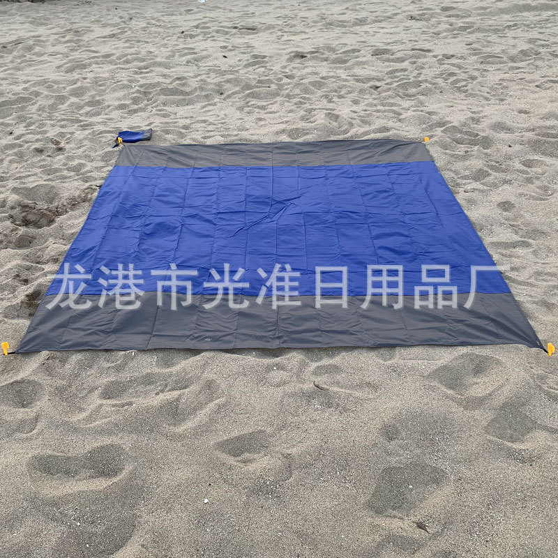 New Outdoor Camping Picnic Mat Waterproof and Foldable Pocket Beach Mat Polyester Checked Cloth Beach Camping Mat