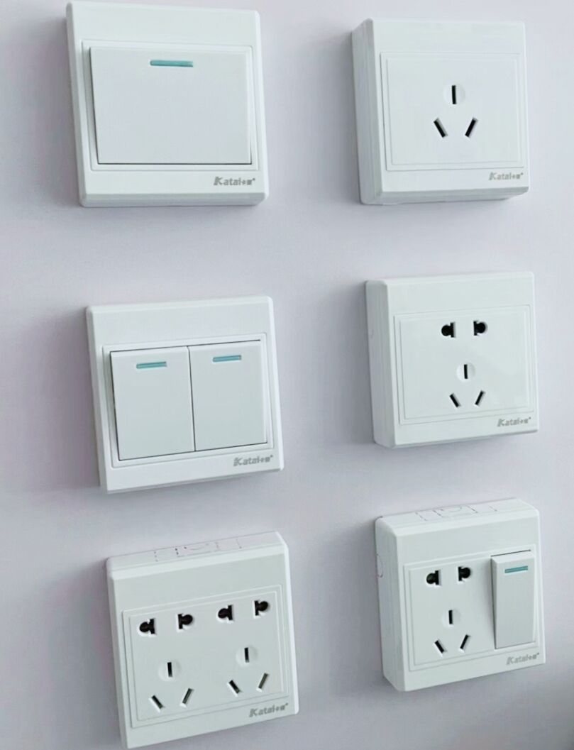 86型工程明装白色墙壁开关插座