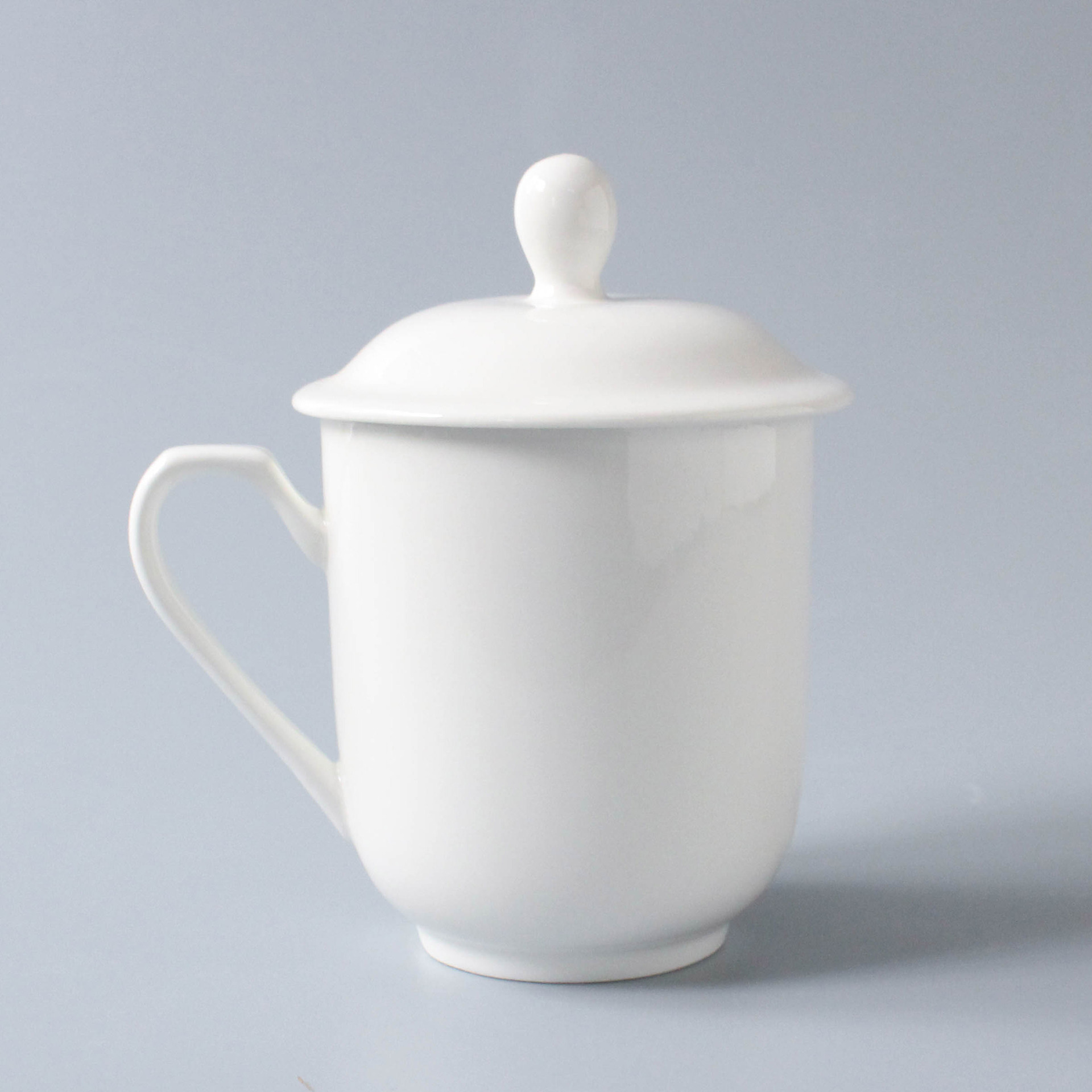 潮州工厂批发酒店宾馆客房水杯新骨瓷陶瓷会议杯纯白300ml带盖子