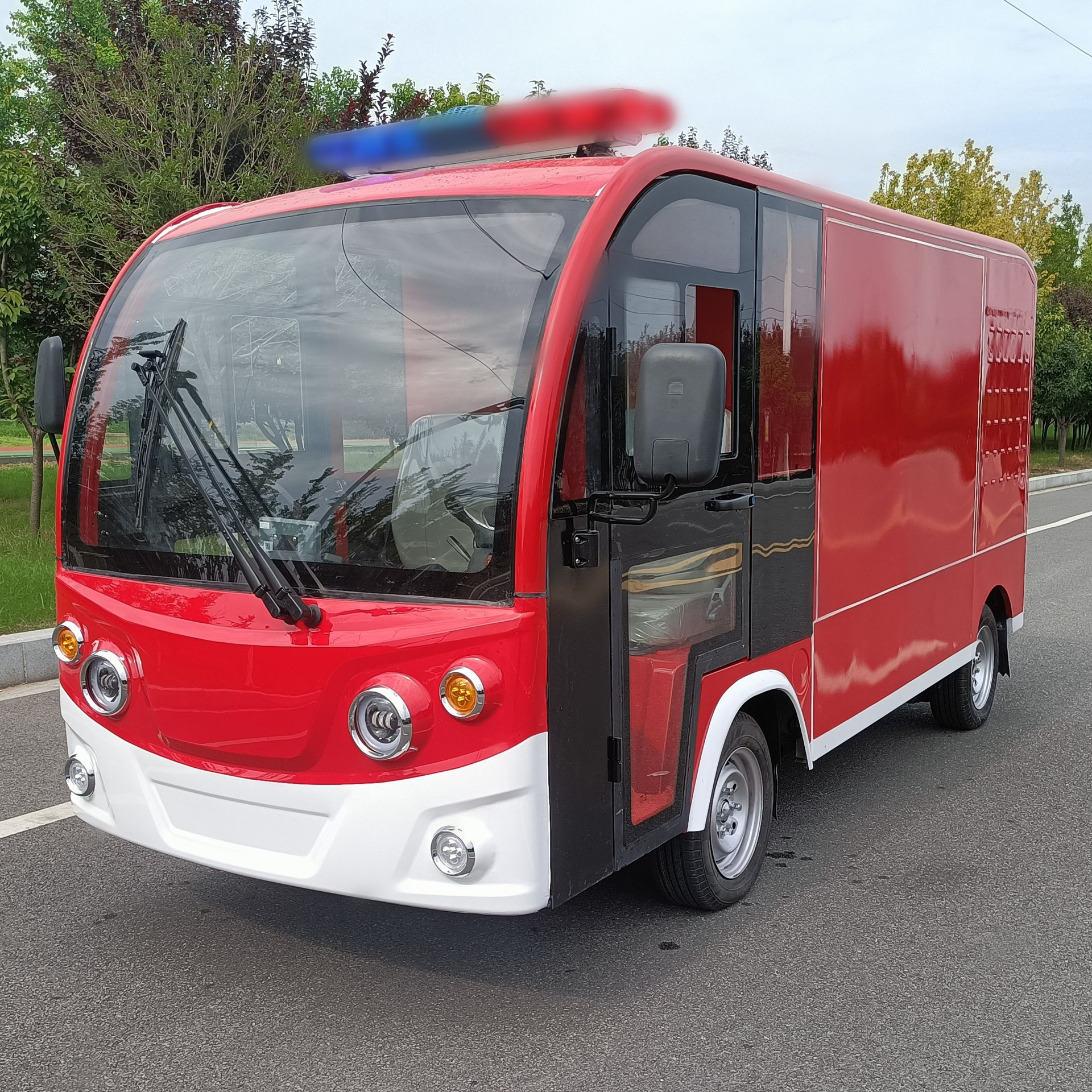 电动消防车微型新能源多功能厂区救援灭火车应急巡逻小型消防车