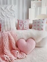 BC10爱心毛绒粉色抱枕ins沙发客厅床头公主风靠垫床上飘窗少女心