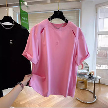 2024年夏季新款刺绣粉色T恤女短袖设计感镂空漏肩纯棉打底衫上衣