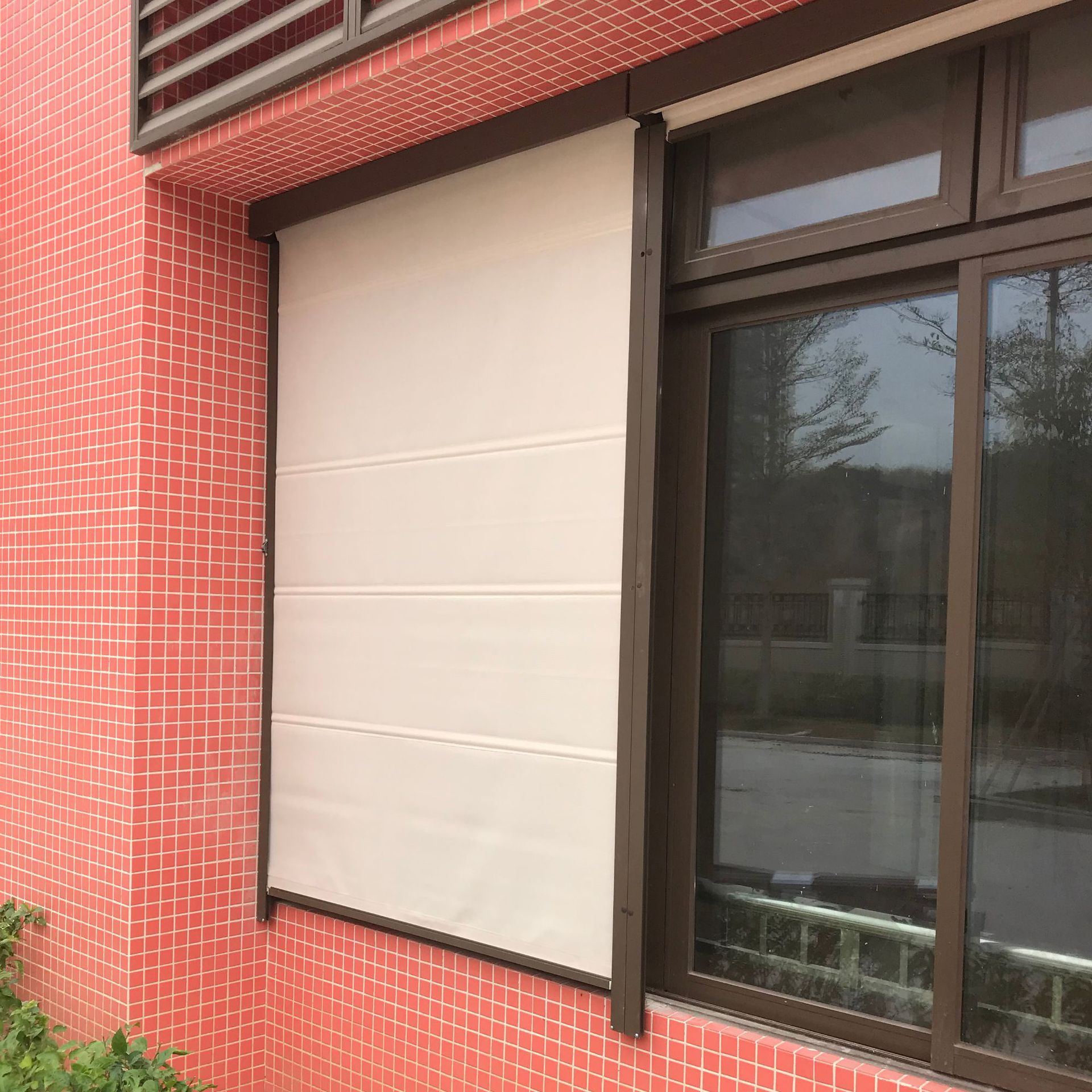 0成交0件防风卷帘阳台窗口抗风织物遮阳厂家铝合金骨架外遮阳卷帘窗