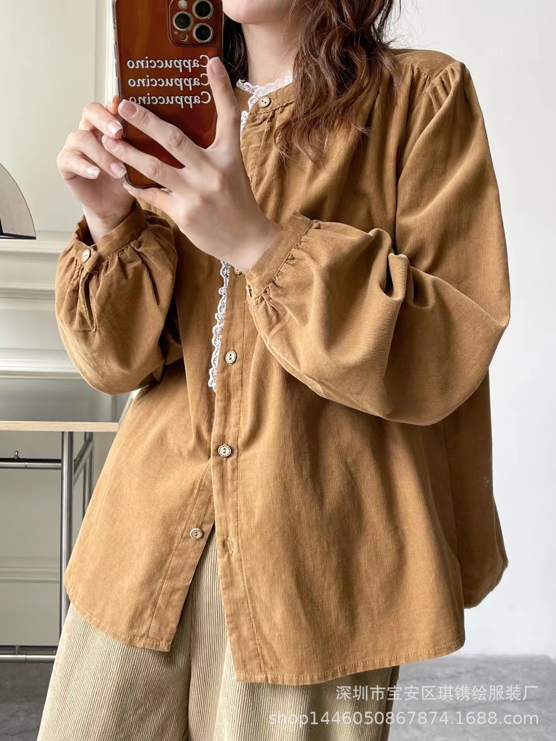 琪镌绘制2024春款木耳边叠穿衬衣女泡泡袖别致上衣灯芯绒衬衫女