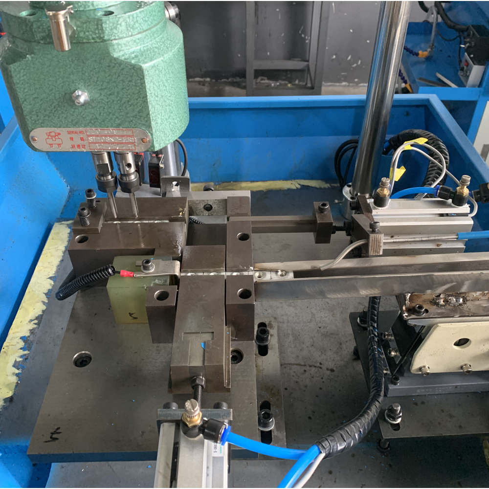 厂家直销齿轮式全自动攻丝机 4508攻丝机 多轴钻孔攻丝攻牙机