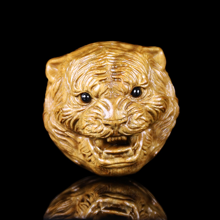 绿檀虎头挂件檀木生肖虎头吊坠手机包包挂饰夜市地摊直播礼品批发