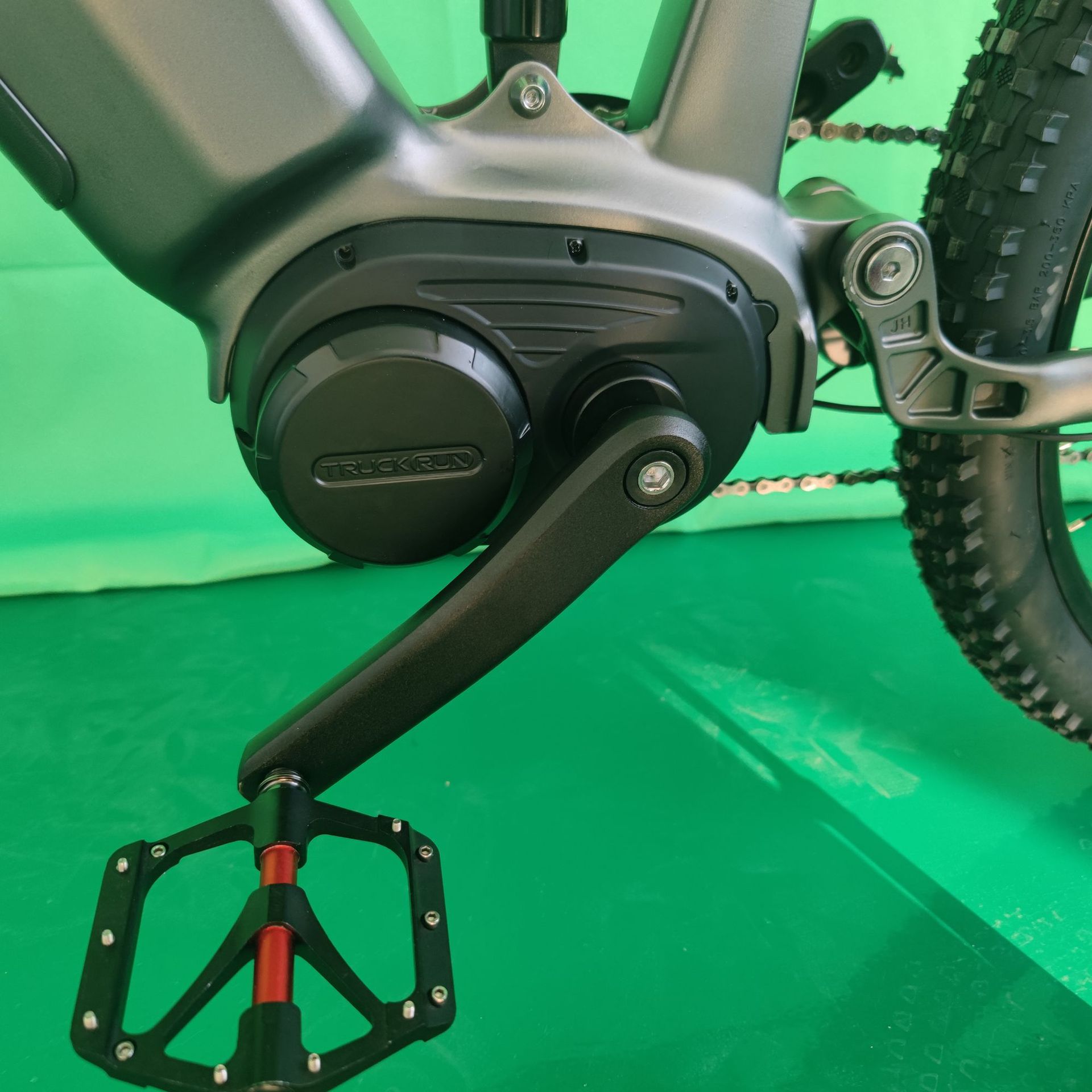 5寸中置电机四连杆中置避震器内置锂电池山地电动自行车