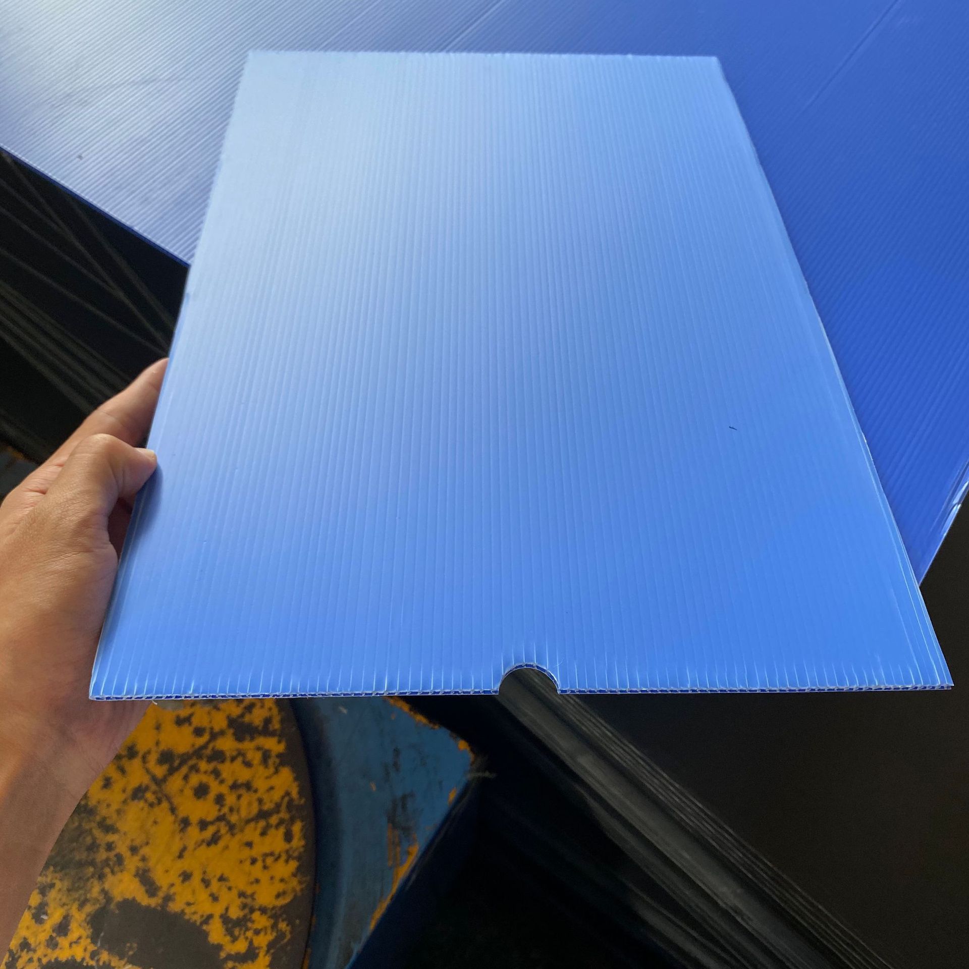 供应塑料中空板 中空板圆盘 pp瓦楞板 黑色加硬万通板 抗静电隔板