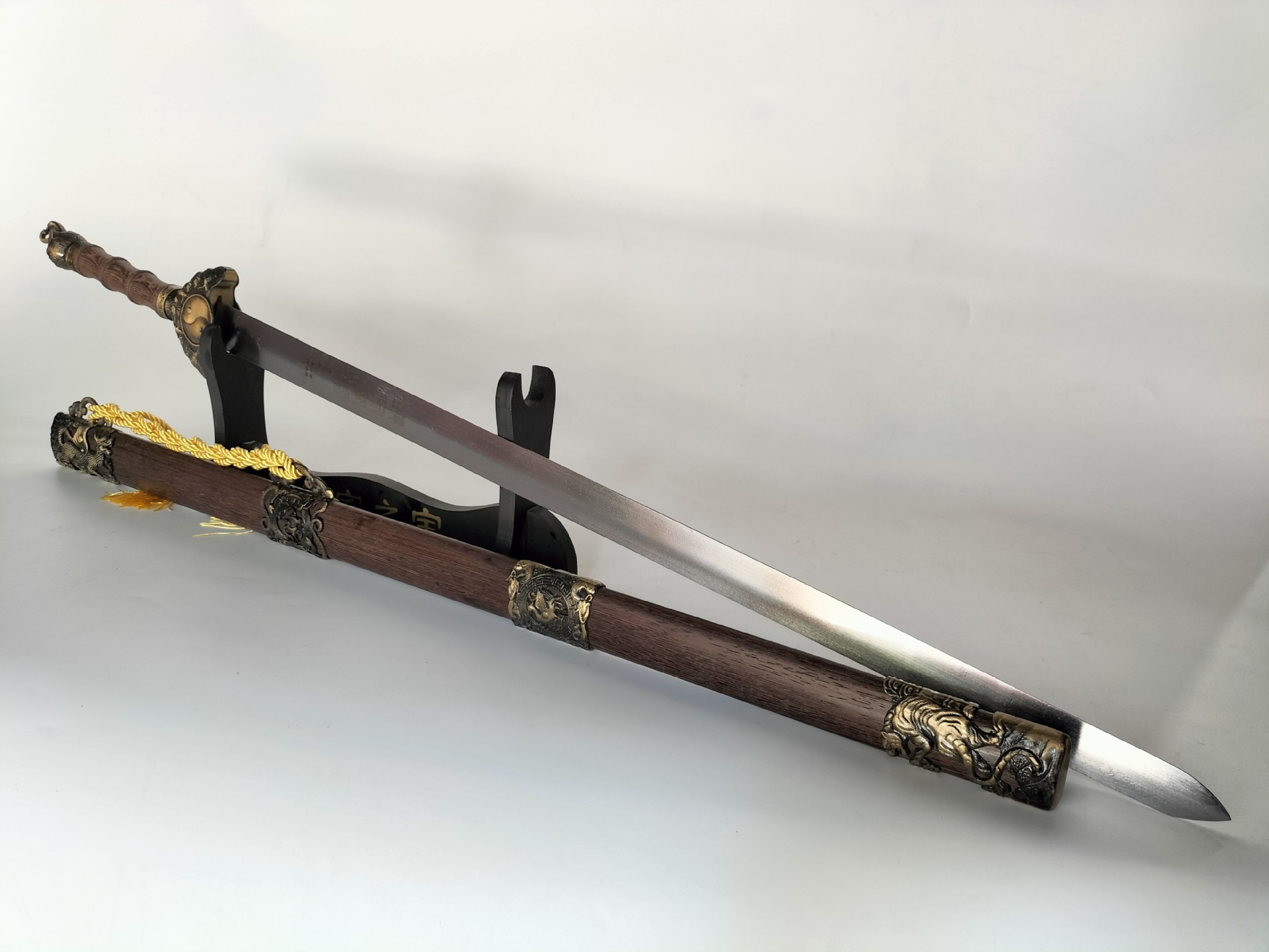 龙泉市刀宝剑 鸡翅木28寸小玄武太极剑 镇宅 未开刃