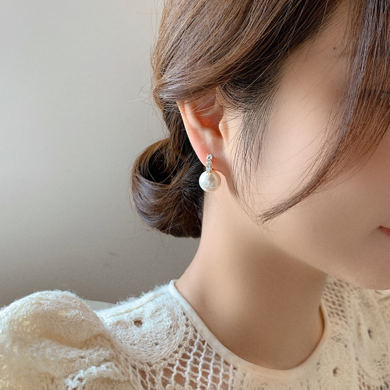 Fashionable High-Grade Light Luxury Socialite Style Zircon Earrings Women's Korean-Style Simple Exquisite Niche Design Pearl Earrings