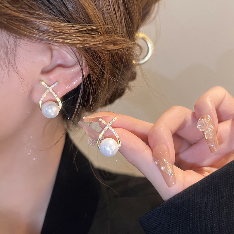 2022 New Pearl Stud Earrings for Women Light Luxury High-Grade Elegant French Style Internet Influencer Earrings Special-Interest Earrings 925 Fashion