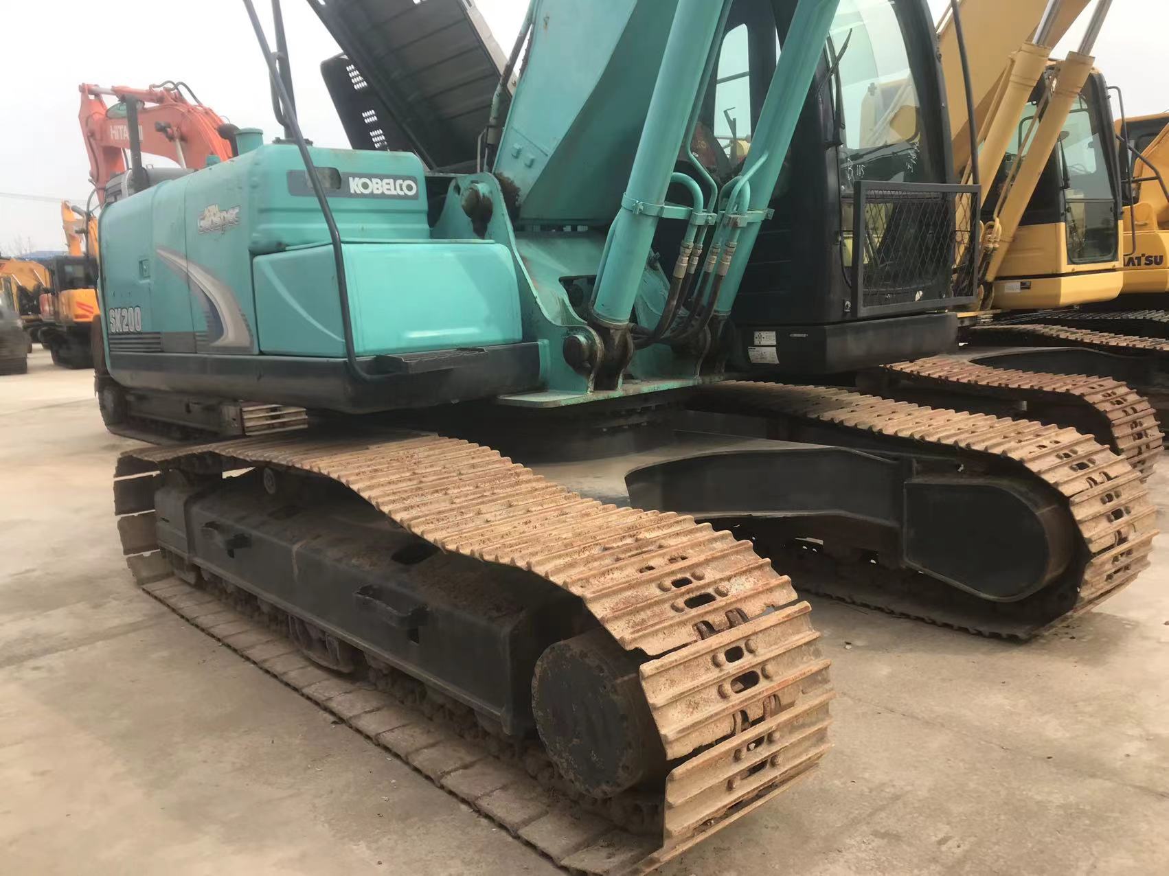 外贸低价出售神钢sk200-6挖机,日产原装,九成新kobelco挖机