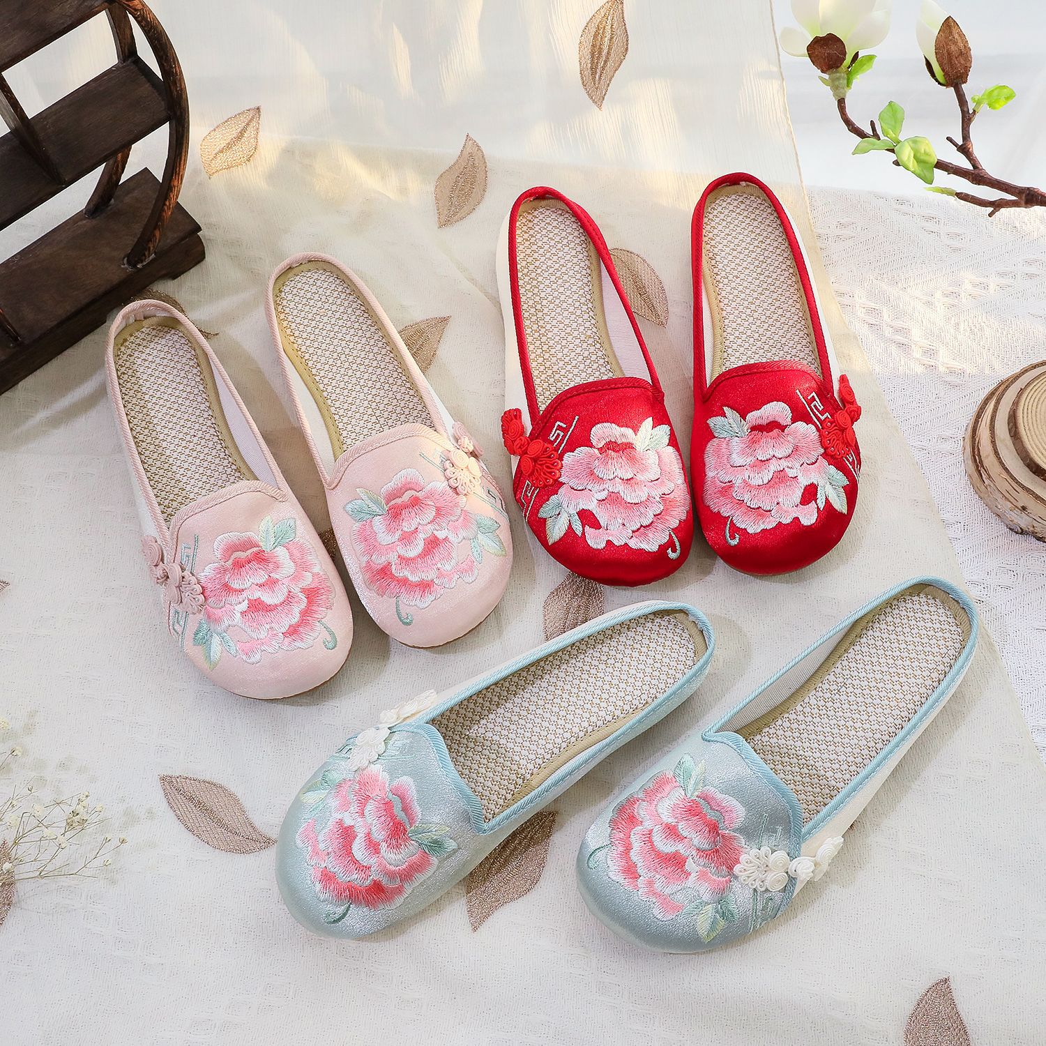 芳艳 新款绣花拖鞋居家平底民族风布鞋女国潮民族风绣花拖鞋-阿里巴巴