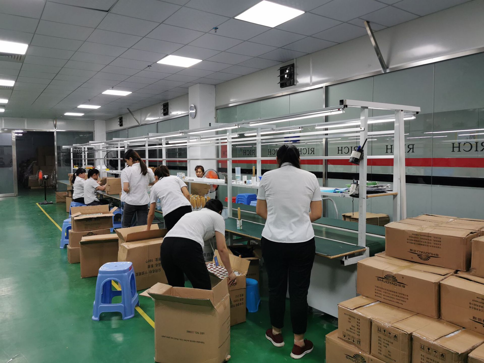 0成交0套深圳模具厂家 电动牙刷壳料组装外发塑料塑胶注塑模具开发