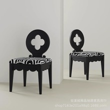 北欧设计师四叶草梳妆椅侘寂风实木餐椅创意软包咖啡厅休闲靠背椅