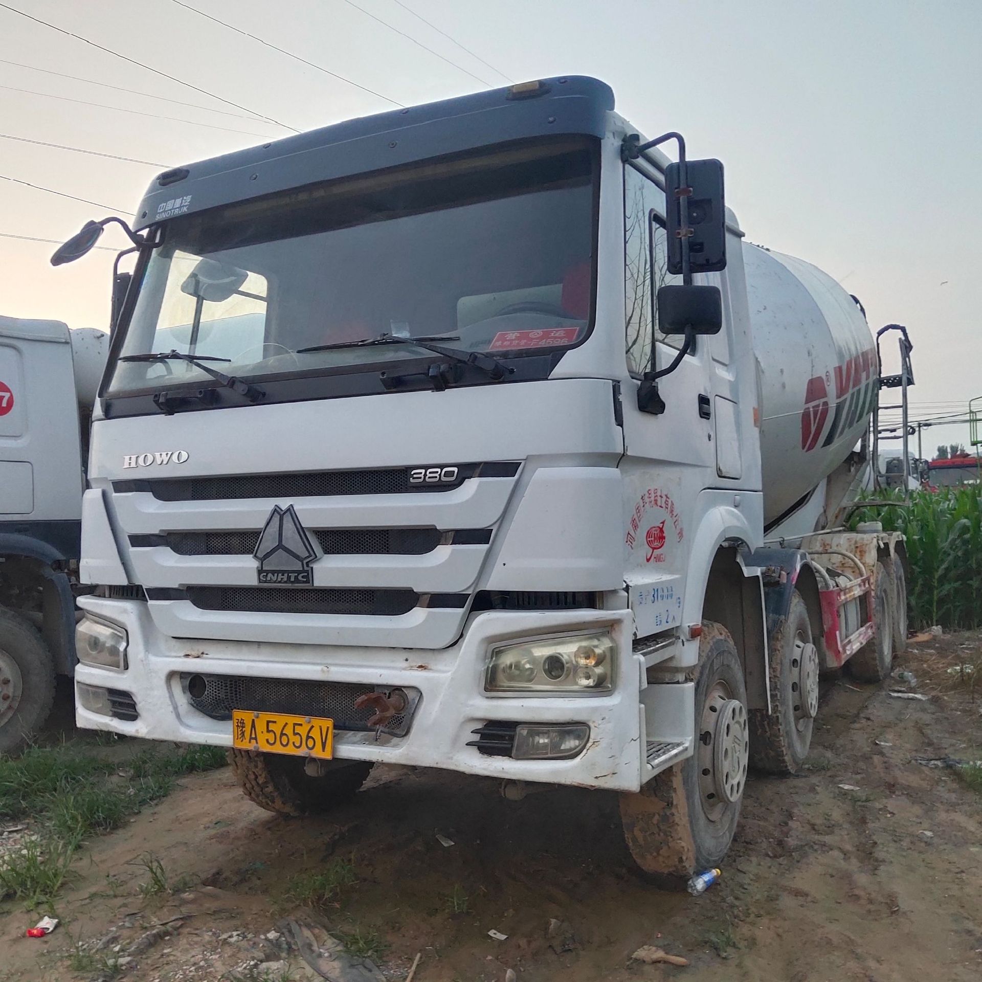 二手混凝土运输罐车 二手水泥搅拌车 18年豪沃大14方水泥搅拌车