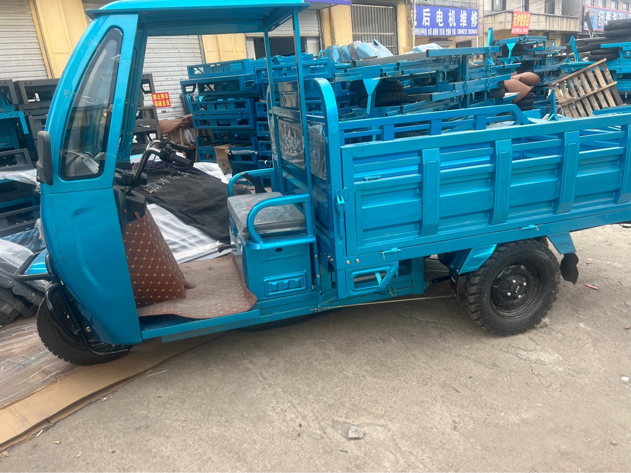 大功率电动车三轮车家用拉货三轮车电瓶车农村代步车半封闭三轮车