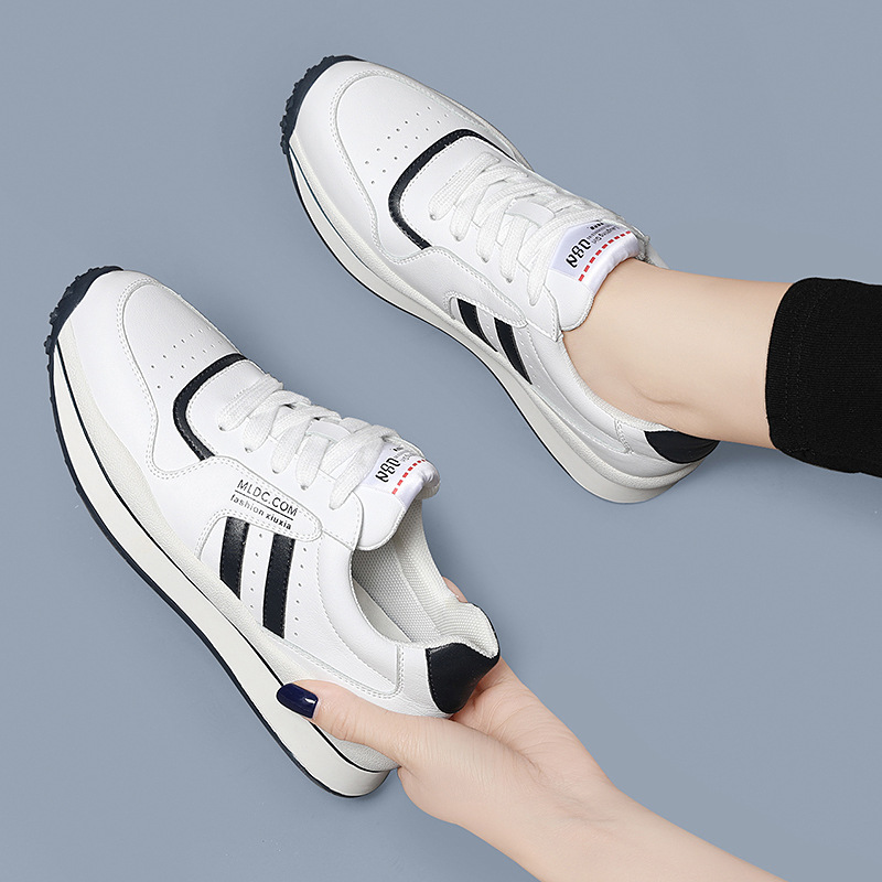 小白鞋2021新款春季单鞋豆豆百搭女鞋子旅游平底运动休闲白色女鞋