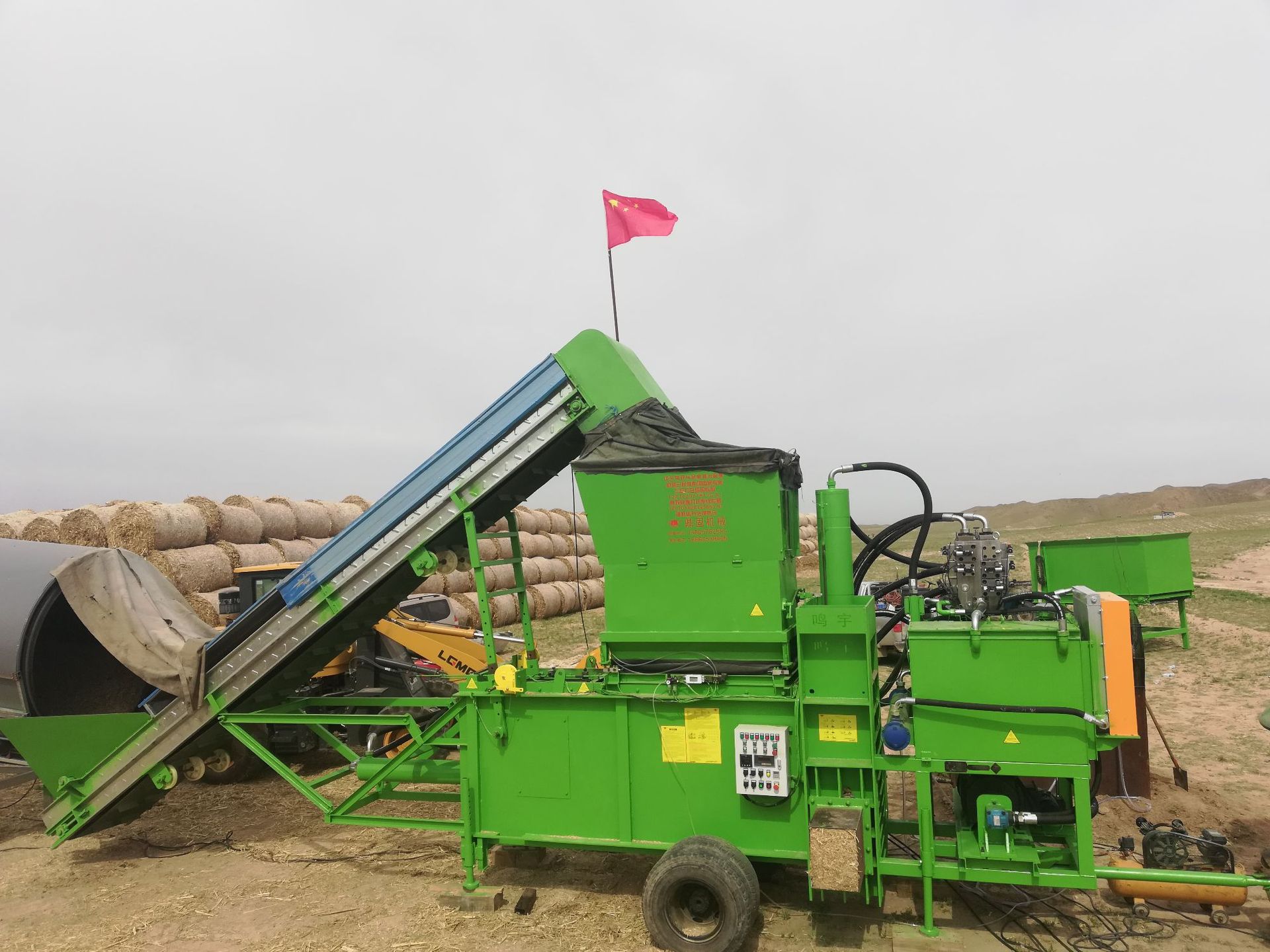 【液压秸秆打包机】鸣宇牌移动型带轮秸秆打包机