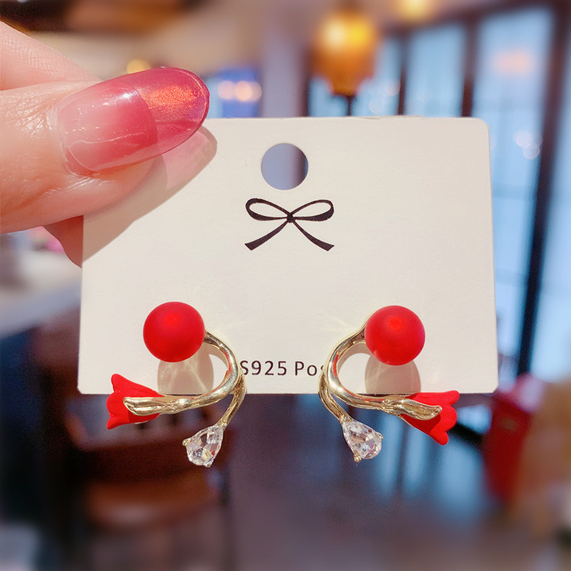 Festive Red Pearl Earrings for Chinese New Year Elegant High Sense Sterling Silver Needle Stud Earrings Female Commuter Earrings Wholesale