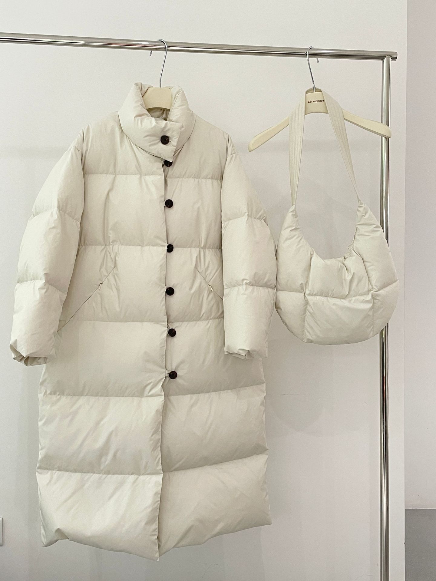 Es Modish Winter New Designer Brand Long Section with a Stand Collar White Duck down Jacket Female (with Bag)