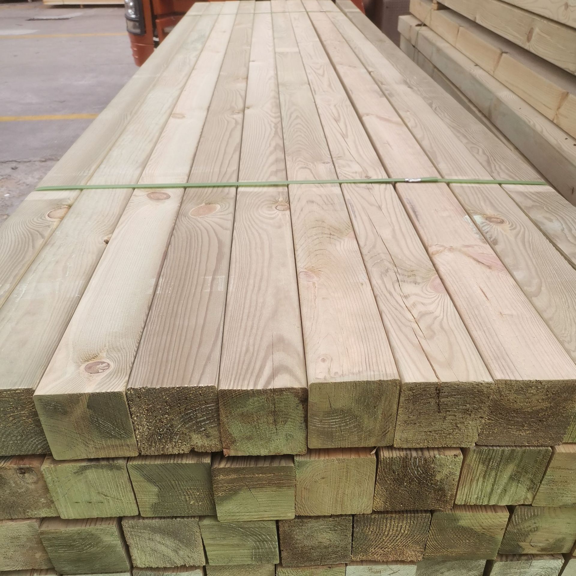 装修吊顶木龙骨防腐木条木方松木板实木板材建筑工程立柱房梁