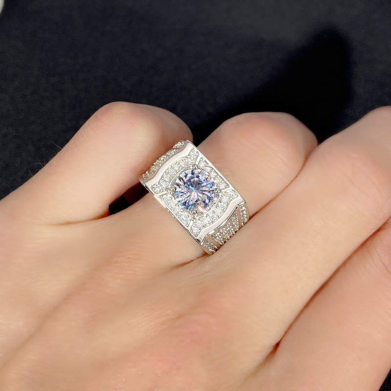 满钻霸气镀银仿莫桑石钻石两克拉轻奢恪守男钻戒指求结婚礼物