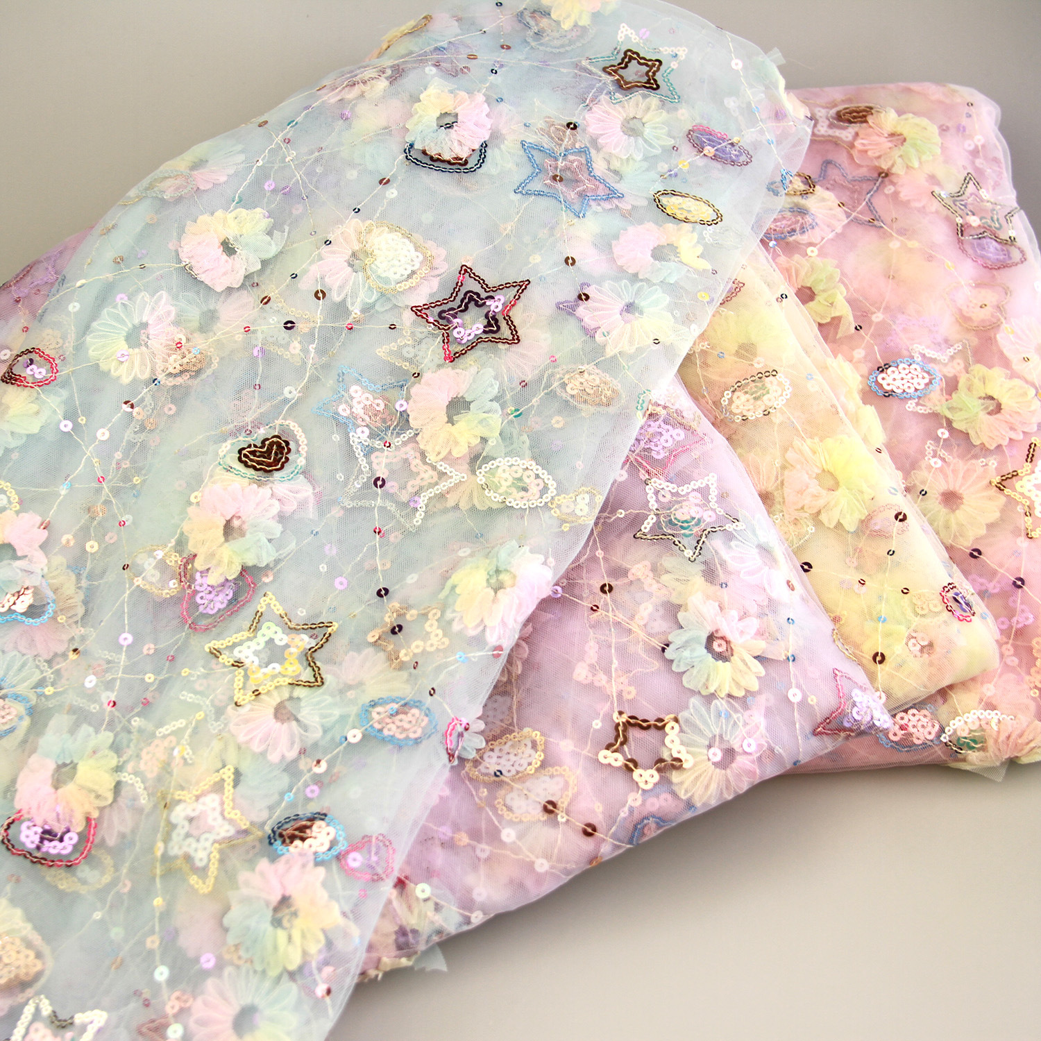 新品女童蓬蓬裙爱心五角星绣片七彩网纱布料 柔软网纱布料绣花