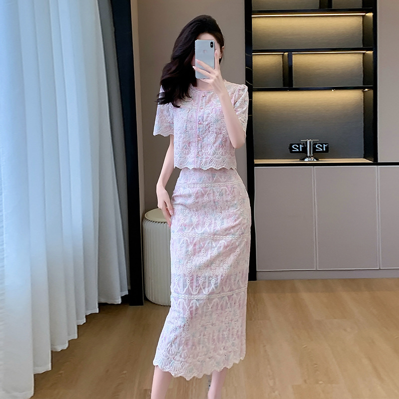 今年流行漂亮套装裙蕾丝两件套裙装粉色套装高级小香风套装有里布