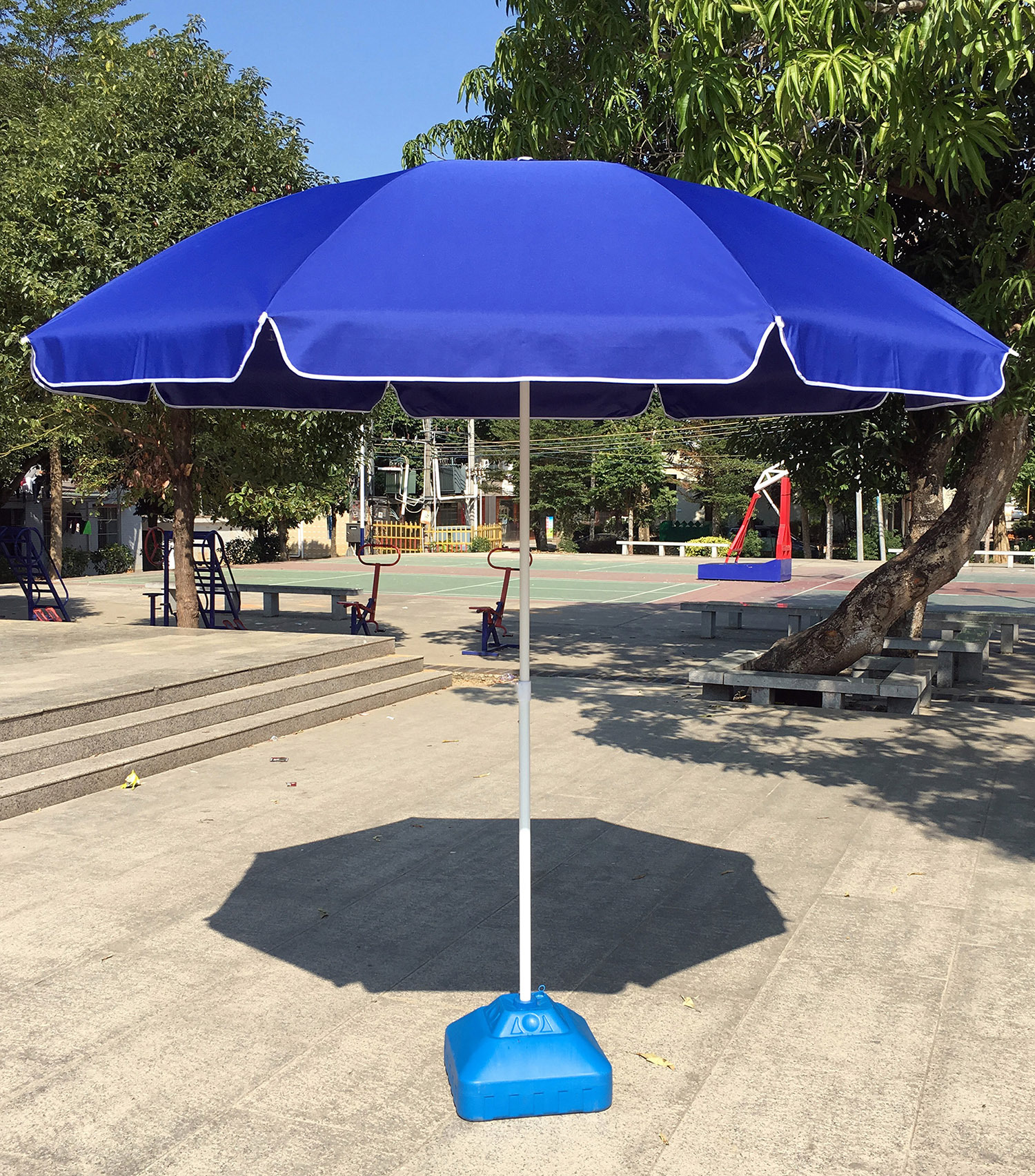 深圳厂家批发纤维骨大号户外摆摊遮太阳庭院岗亭沙滩圆雨伞广告