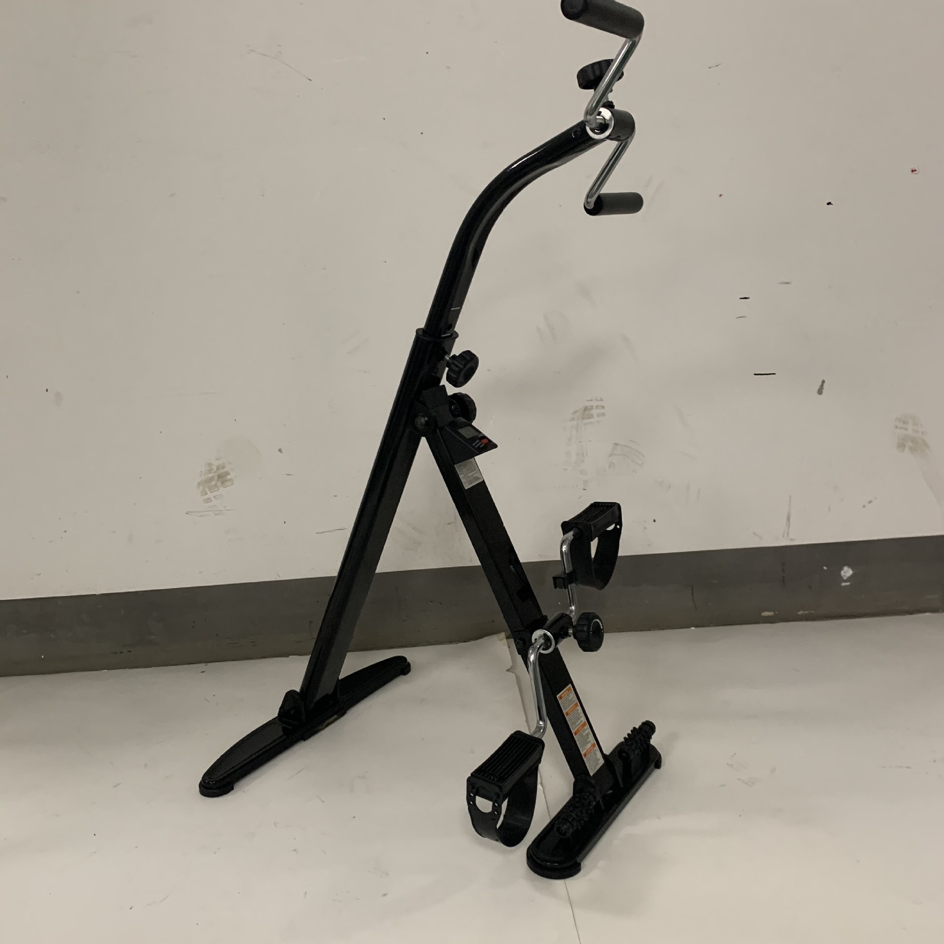 跨境 工厂直供批发直立式可调节老年康复手摇脚踏车健身车