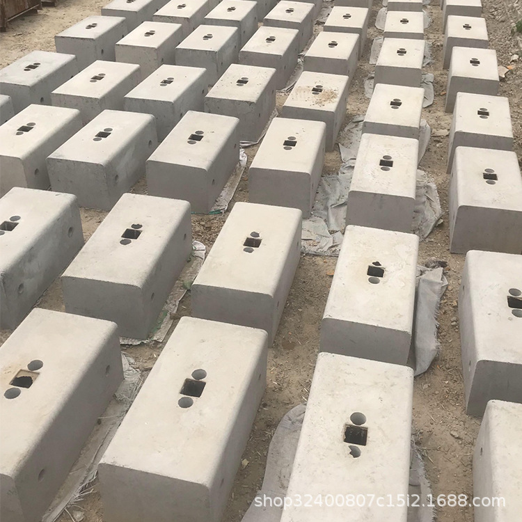 混凝土市政工程墩 水泥墩底座 护栏网 光伏发电底座石墩 避雷墩