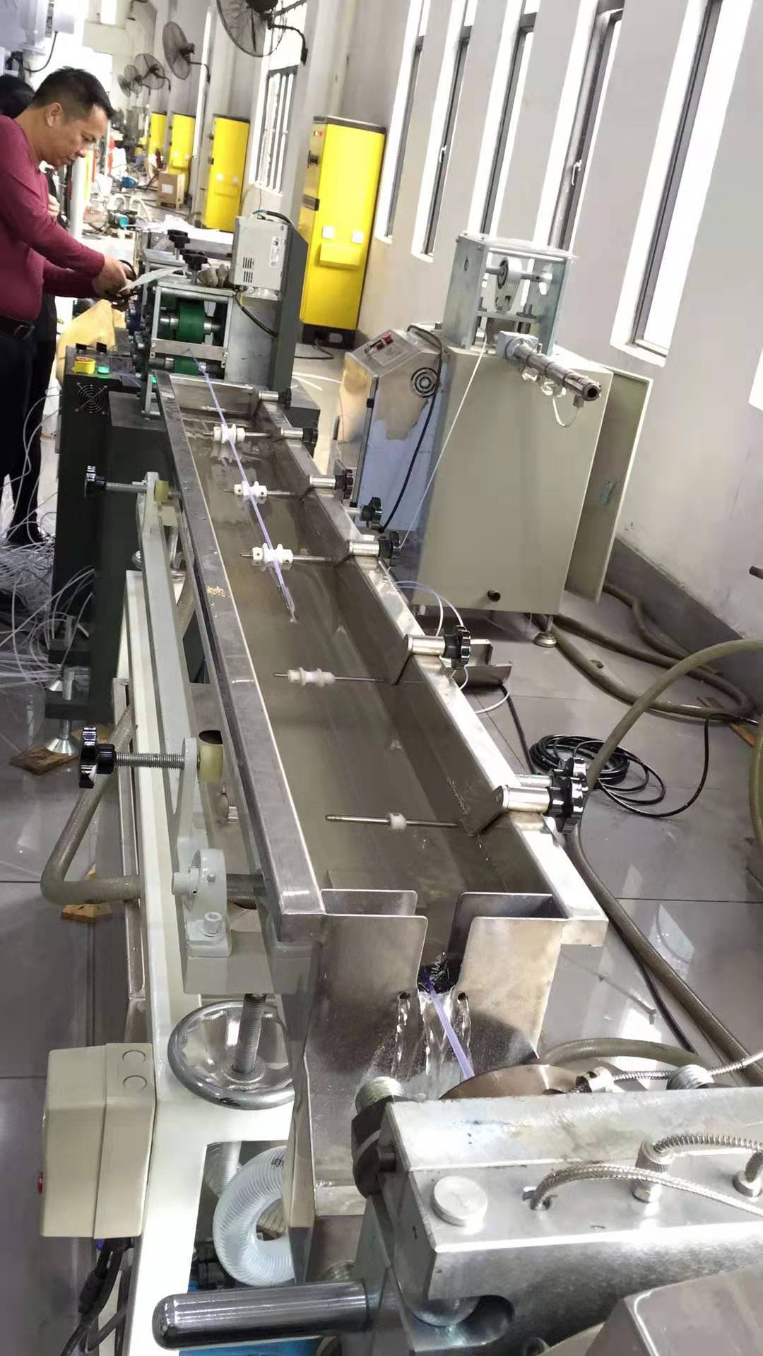 0成交0台厂家直供pe胶条机 pvc胶条沿条挤出机 pvc密封条生产设备06