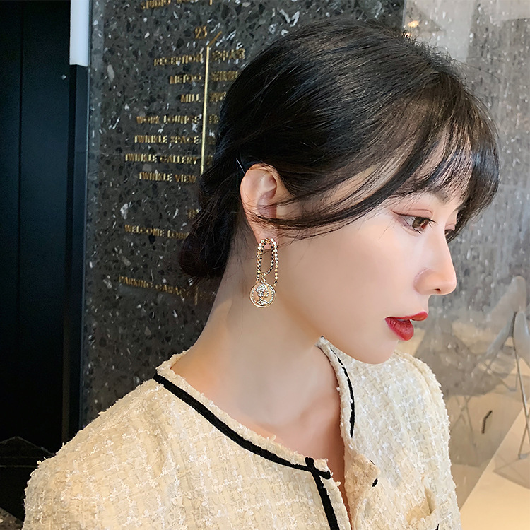 925 Silver Needle Baroque Pearl Earrings Women's Asymmetric Retro Avatar Sequined Earrings Online Influencer Fashion Earrings