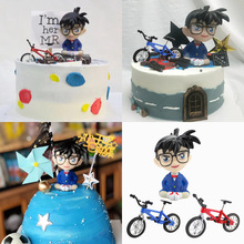 柯男孩摆件小男孩侦探自行车儿童生日蛋糕烘焙装饰南摇头摆件公仔