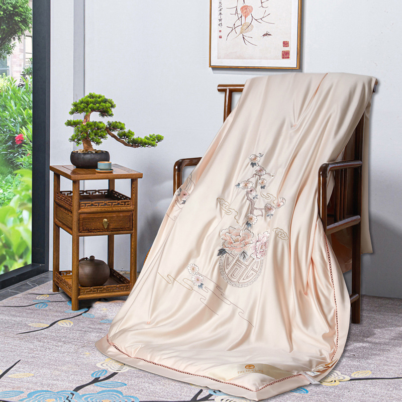 Tongxiang Silk Quilt Summer Blanket Mulberry Silk Quilt Silk Duvet Insert Cotton Double Quilts Air Conditioner Quilt Silk Quilt Wholesale