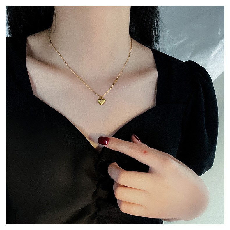Love Heart Necklace Female Peach Heart Pendant Clavicle Chain All-Match Simple Elegant Niche Design New Accessories