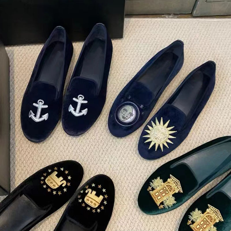 葡萄妈同款复古法式精致刺绣休闲一脚蹬丝绒软底乐福豆豆单鞋女