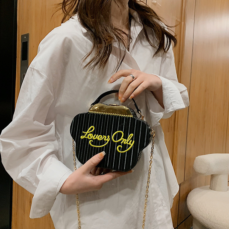 This Year's Popular Bag 2023 European and American Fashion Embroidered Letters Texture Ins Internet Celebrity Hand-Carrying Crossbody Box Bag Women