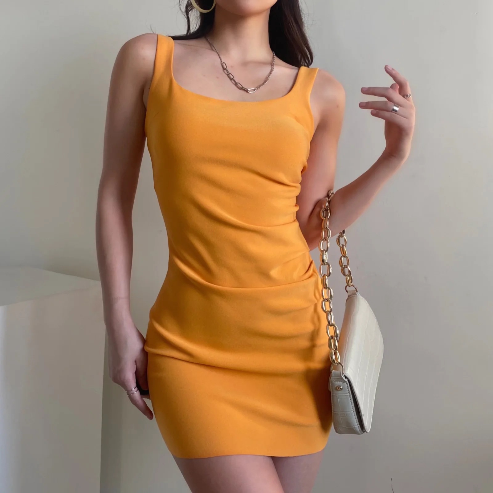 肯豆街拍背心裙女夏2022新款欧美圆领褶皱高弹力显瘦性感包臀短裙