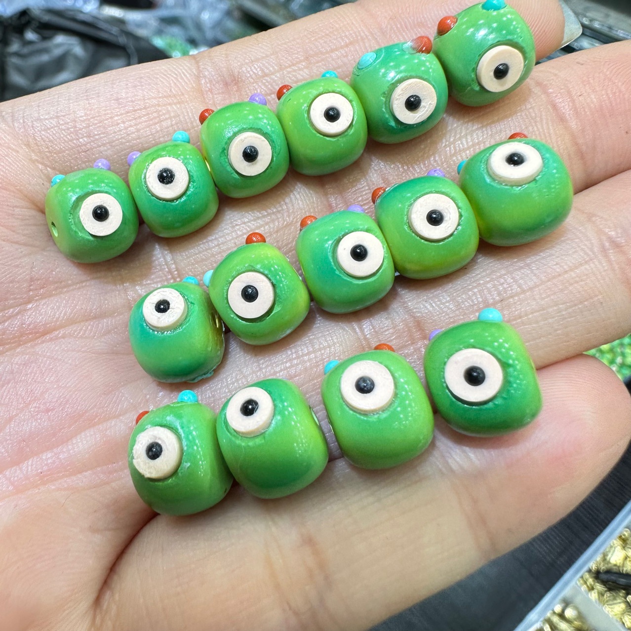 高瓷菱镁矿菜籽黄小怪兽蒙松绿松石配件手工diy文玩时尚配饰佛珠
